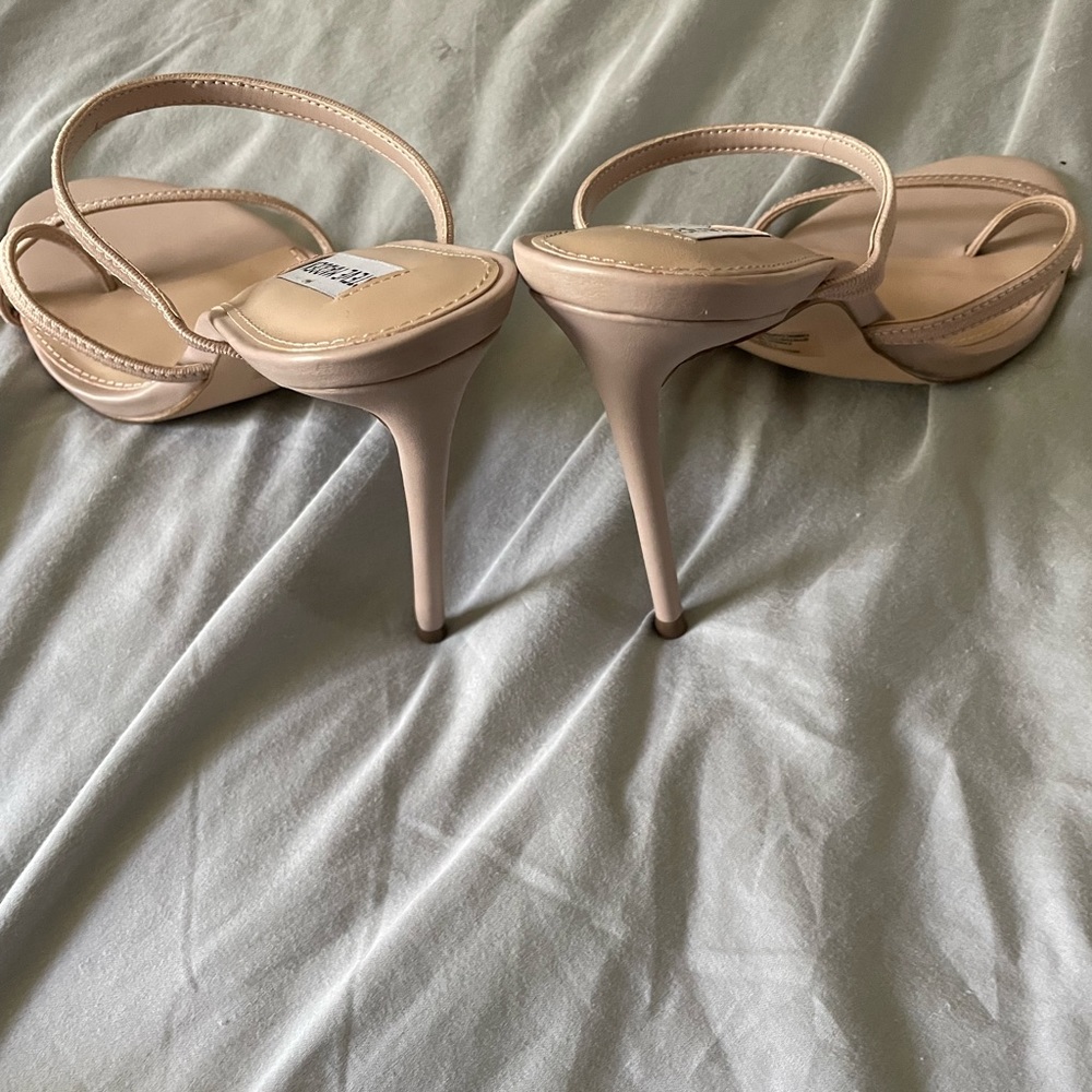 Heels - Picture 3 of 3